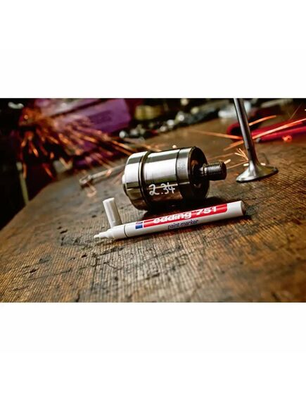 Marker cu vopsea, varf 1-2 mm, rosu, EDDING 751, Culoare: Rosu-[2]